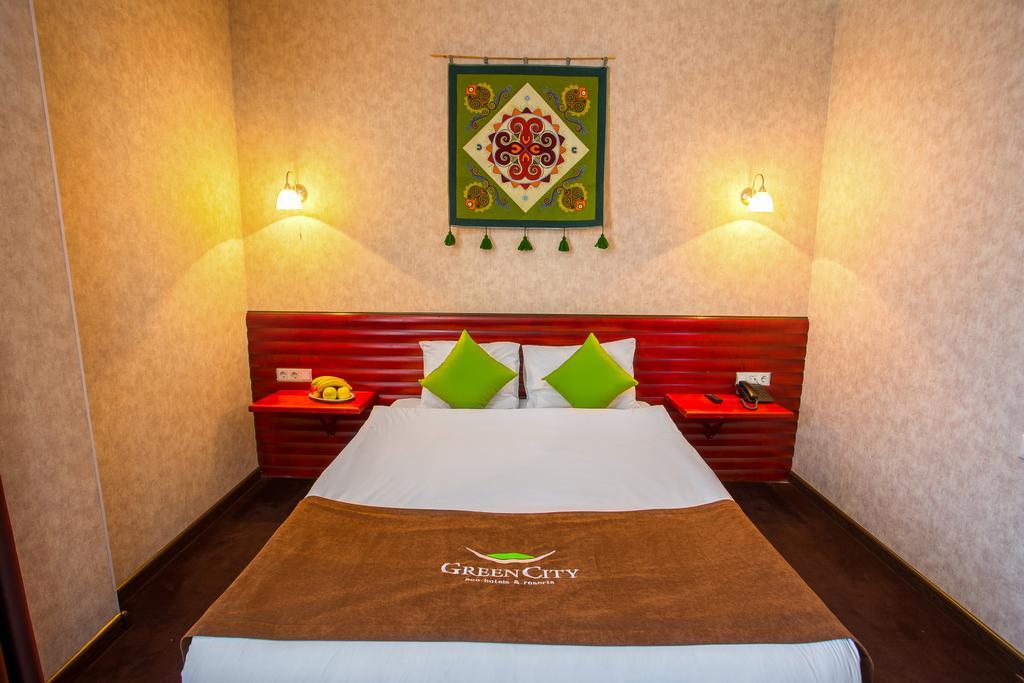 Green City Hotel Bishkek Exterior foto