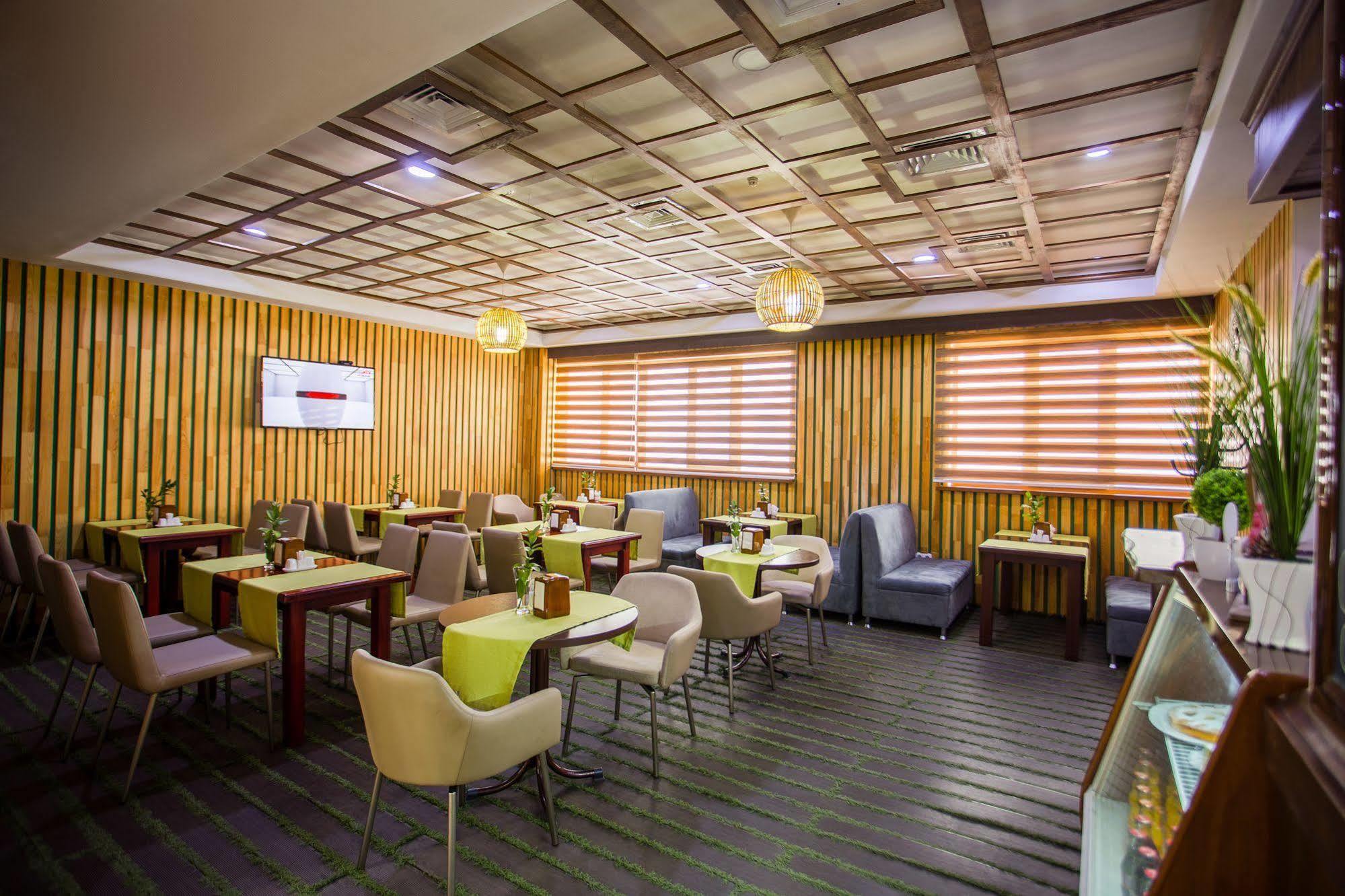 Green City Hotel Bishkek Exterior foto